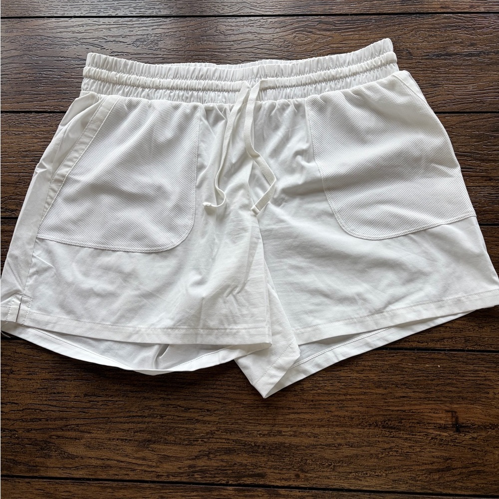 DSG Women's White Athletic Shorts medium